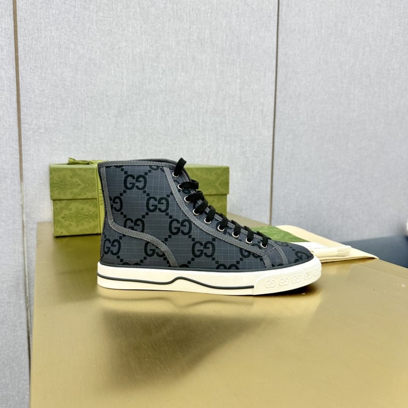 G*u*i casual shoes
